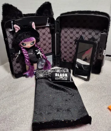 Na! Na! Na! Surprise 3-in -1 BackPack Bedroom Playset - Black (Limited Edition)