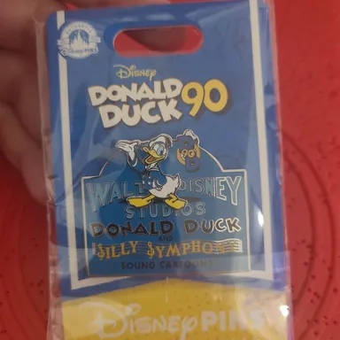 Disney Donald Duck 90 LR Pin