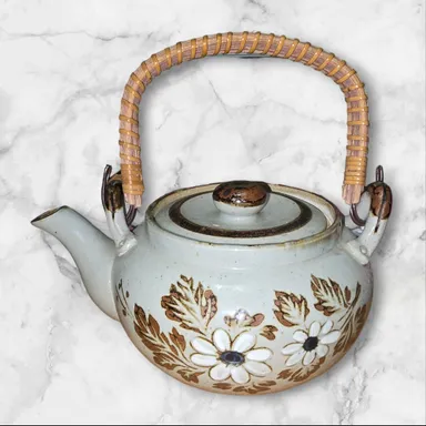Vintage Ceramic Daisy Teapot