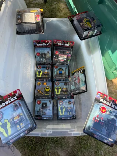 ROBLOX Core Figure LOT Of 13 Brand New Sealed!