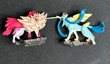 Zacian & Zamazenta Figures