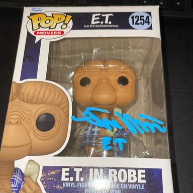 E.T. in Robe