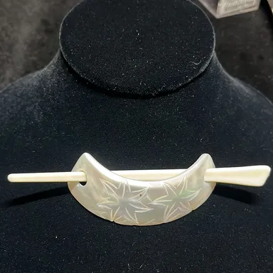 Vintage mother pearl star fish hair clip. TTS100*
