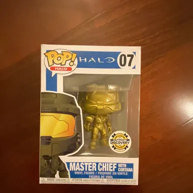 Master Chief with Cortana (Gold) 07