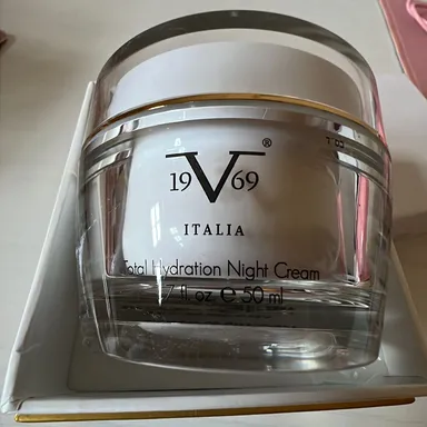 Versace total hydration night cream