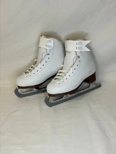 **NEW WITH SCUFFS** Mark IV Artiste Figure Skates