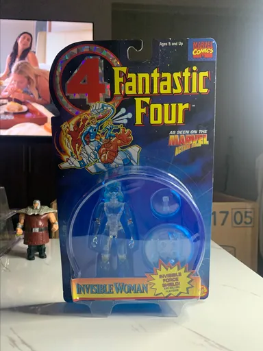 Toy Biz 1995 Marvel Comics Fantastic Four INVISIBLE WOMAN with Force Shield