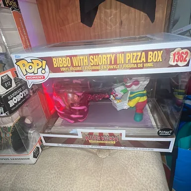 Bibbo with Shorty in pizza box