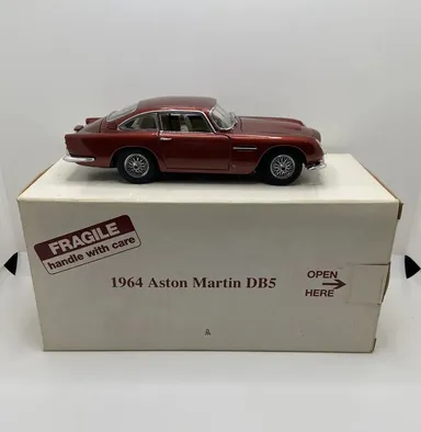1964 Aston Martin DB5 Danbury Mint 1:24 W/ Box