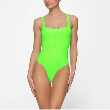 SKIMS Essential Scoop Neck Bodysuit Green Highlighter NWT S/M *SOLD OUT*