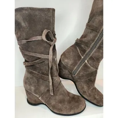 Naturalizer Brown Suede Womens wedge boot. New. Size 8. Criss cross ties