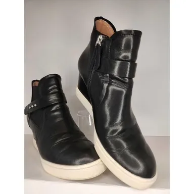 L. Paolo Black leather wedge sneaker bootie -Women's size 6