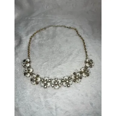 Vintage white flower beads Necklace