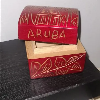 Trinket box Aruba hand carved hand crafted jewelry misc container deep red brown