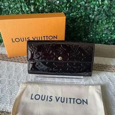 Louis Vuitton Vernis Sarah Wallet Amarante