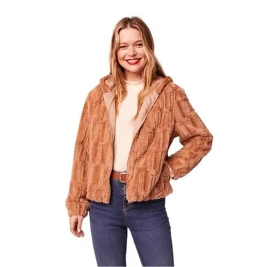 Band of the Free Angel Faux Fur Hooded Jacket in Butterscotch. Size Medium. NWT!