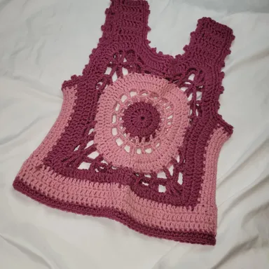 Vintage 70s Hand Crochet Granny Square Tank Vest Crop-top
