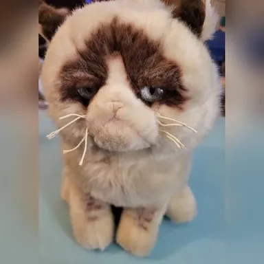 Cute Grumpy Cat Stuffie by Gund