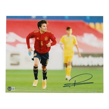 Riqui Puig Signed Spain National Team 11x14 Photo (Beckett)