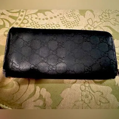 Gucci GG Continental Black Wallet, Host Pick for Luxury Posh Party!!
