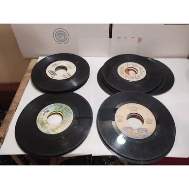 Lot 21.     1970s vinyl 45 rpm lot (K)