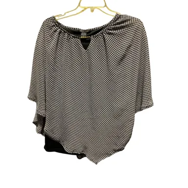 Robert Louis Women's Cape Style Top, Lined, Short Sleeve, Size Large Pullover