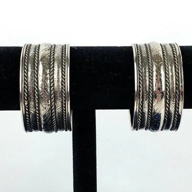 Cuff Bracelets Pair Antiqued Silvertone Fashion Jewelry Antiqued Wide