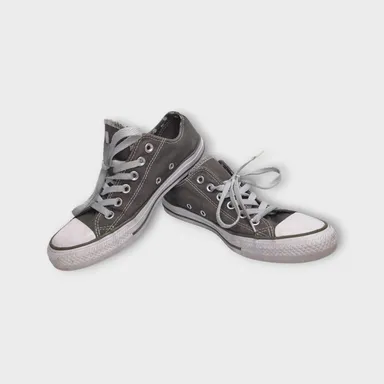 Women's Gray Converse Low Tops Size 7