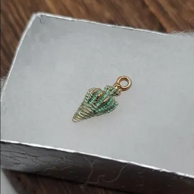Green seashell conch charm mini