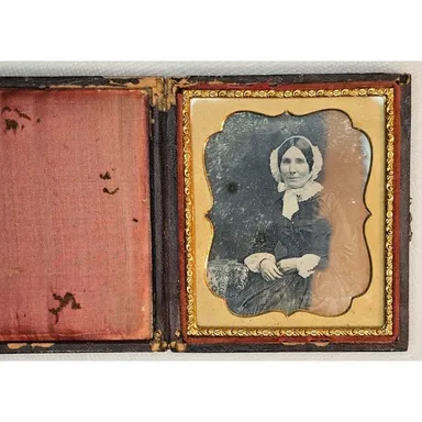 1/6th Plate Daguerreotype Of A Woman In A Full Union Case
