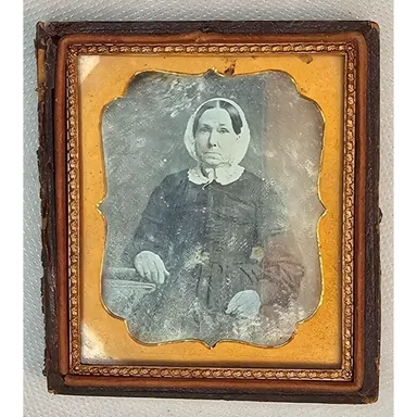 1/6th Plate Daguerreotype Of A Woman In A Half Union Case
