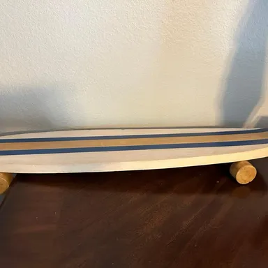 Skateboard shelf longboard