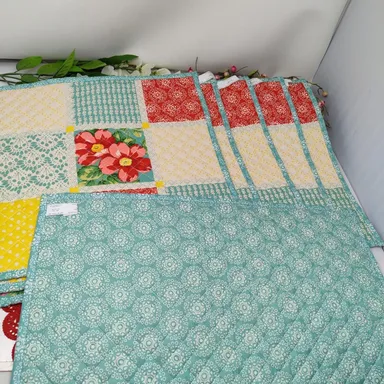 Pioneer Woman Reversible Quilted Patchwork Placemats Cottage Chic Set 6 (4 NEW)
