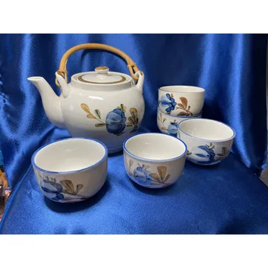 Chi King Stoneware Teapot and Five Cups Blue Flowers