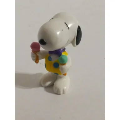 Vintage Peanuts Snoopy with Ice Cream Cones PVC Figure