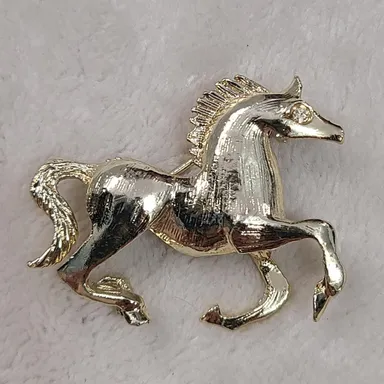 Vintage Gold Tone Horse Brooch With Jeweled Eye