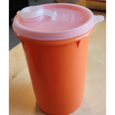 Vintage Tupperware One Quart Drink Container 