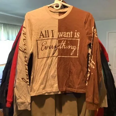 All I want is everything split top T-shirt size medium m on fire brand brown col