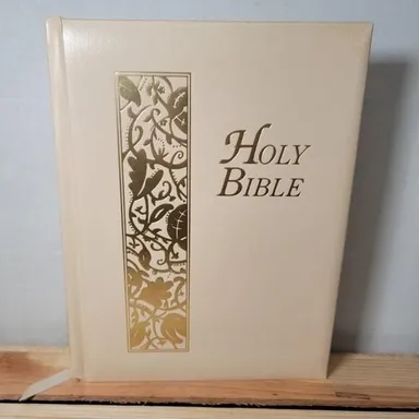 BOOK Holy Bible NIV Large Family Bible with Gold Gilding (Hardcover) 9" X 11.5"