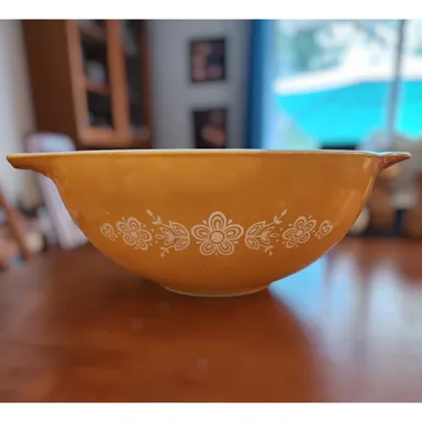 Pyrex #444 Butterfly Gold 4 QT Nesting Cinderella Mixing Bowl