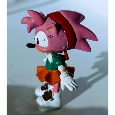Vintage Jazwares Amy Rose Sonic the Hedgehog 2.5" Plus Super Sonic