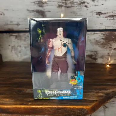 Van Helsing Monster Slayer 12" Figure Frankenstein Glowing Heart Chamber 2004