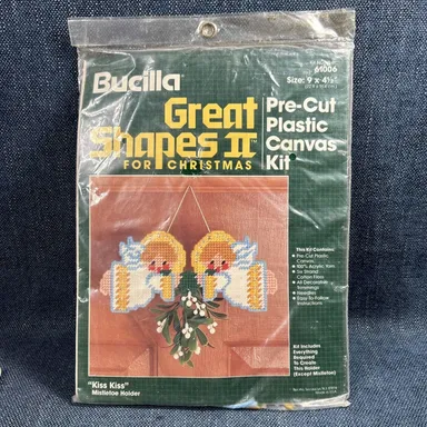 NOS Bucilla Christmas Kiss Kiss Mistletoe Holder precut plastic canvas kit 61006