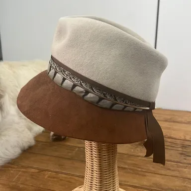 Vintage 1950s unique women’s wool hat with feather