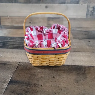 Longaberger 2001 All American Strawberry Basket with Liner & Protector