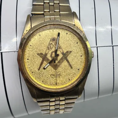 Pulsar Vintage Men’s Watch Masonic Logo Gold Tones WR St. Steel New Battery