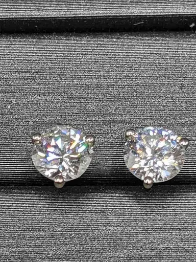 14KT White Gold .84 ctw diamond Stud Earrings w/GIA