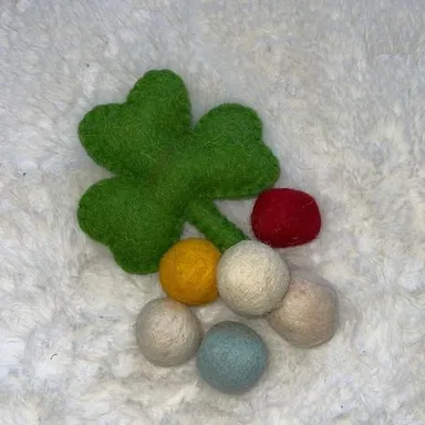 Felt St Patrick’s day cat toys handmade hand crafted new no tags but brand new