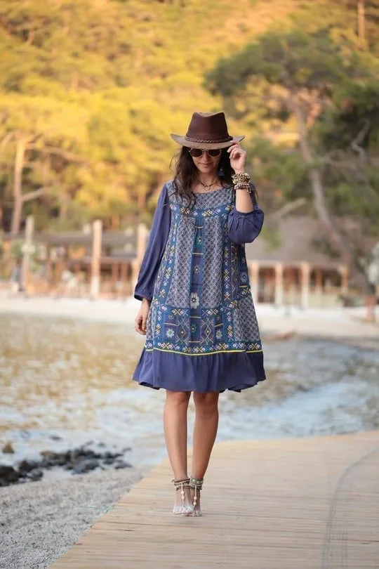 Anthropologie Akemi + Kim dress size 6  Whatnot: Shop, Sell, Connect