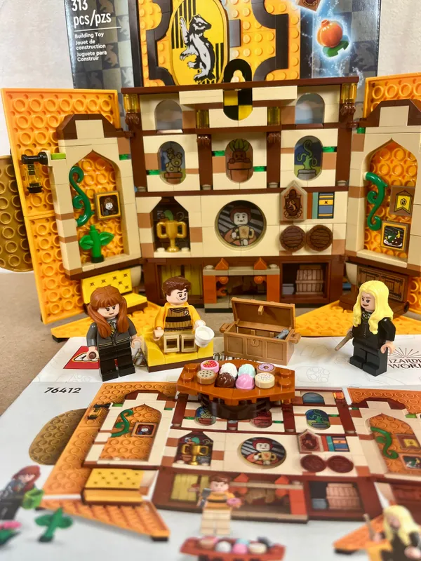 Lego, Harry Potter Hufflepuff House Banner · Whatnot: Shop, Sell